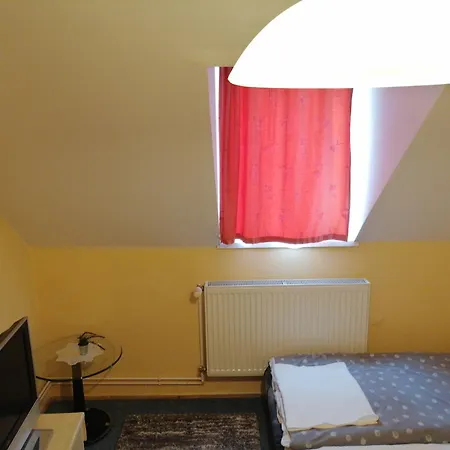 Bed & Breakfast Flamingo Etterem Szallashely Somlojeno