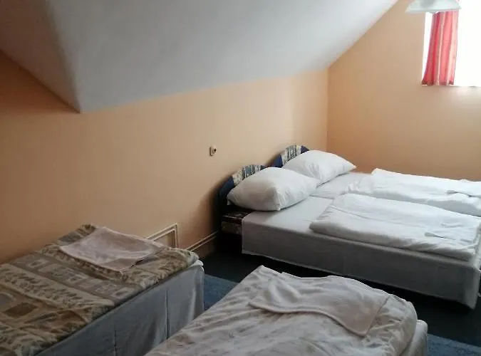 Flamingo Etterem Szallashely B&B
