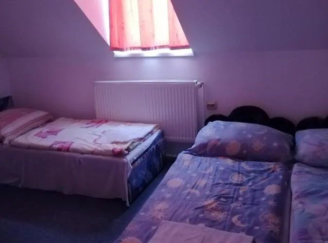 Flamingo Etterem Szallashely Отель типа 