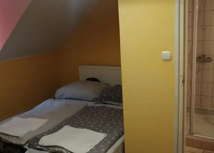 Flamingo Etterem Szallashely B&B 3*